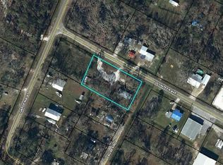 212 Volunteer Ave, Wewahitchka, FL 32465