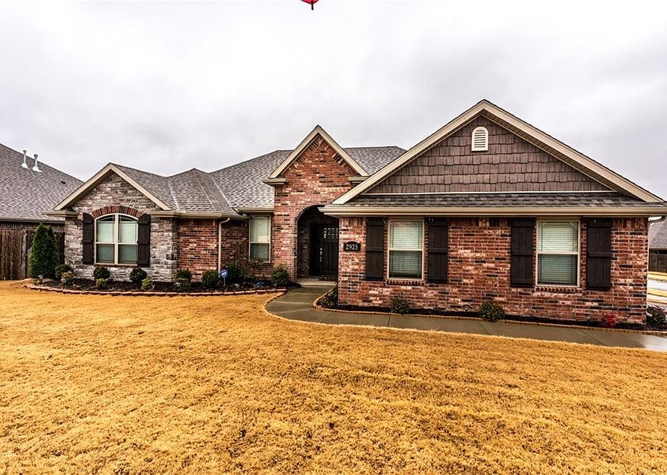 1st image of 2925 W Featherock Way