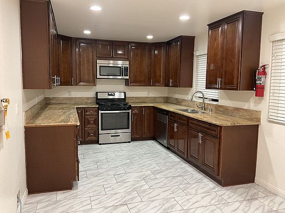 2nd image of 15158-15160 S Orange Ave #15160-2