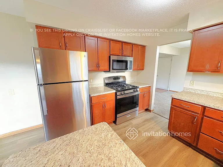 1411 Bidwell St — Photo 4