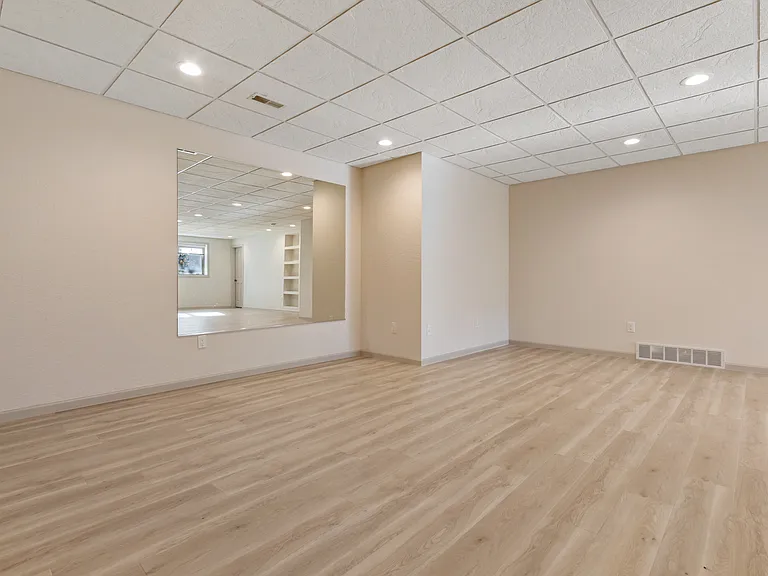 6 Lilac Ln — Photo 29