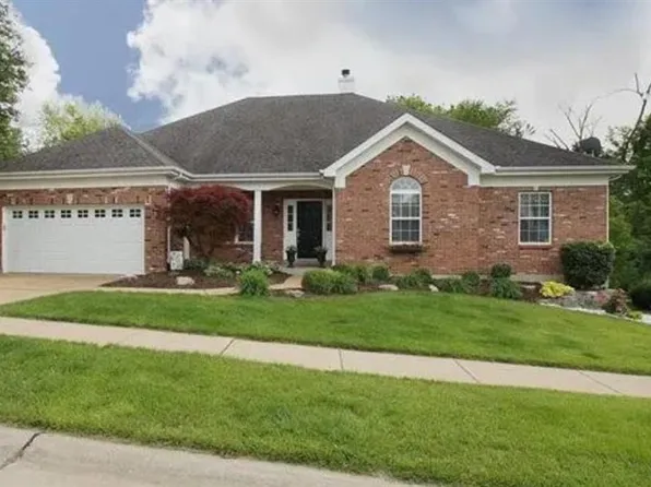 460 Bayview Point Ln, Grover, MO 63040