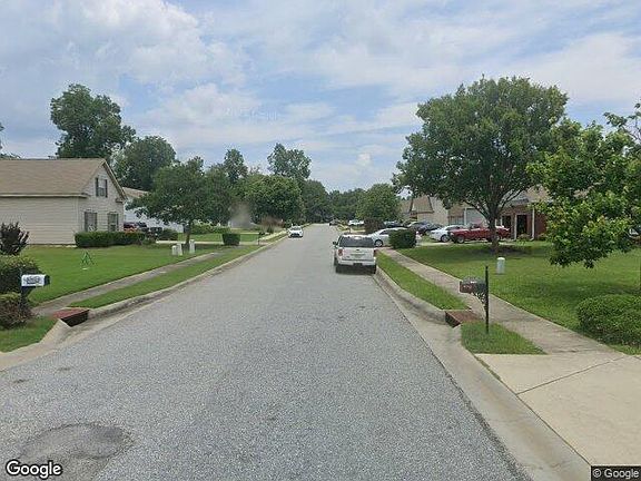 Exterior Neighborhood (street photo)