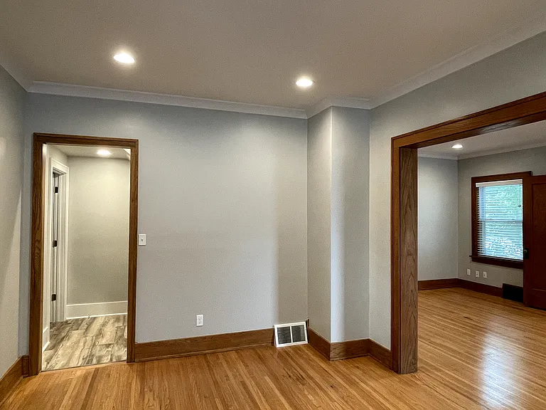 339 N 35th Ave — Photo 8