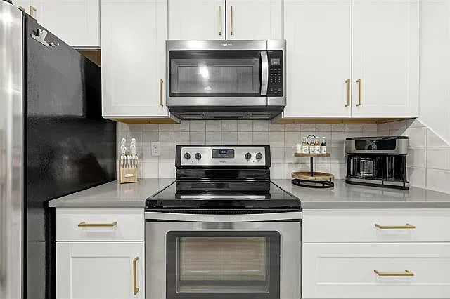 3 bed, 1608 sqft, $2,950 — Photo 3