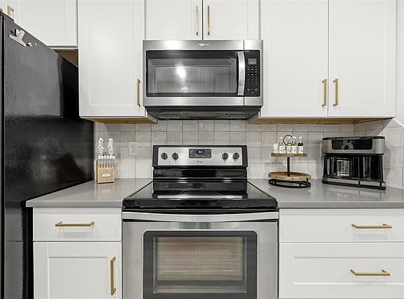 3rd image of 1214 W Hudgins St