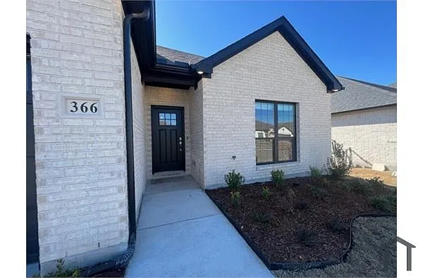Building Photo - 366 Waters Ridge Dr
