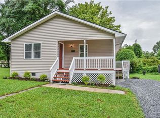 821 7th Ave W, Hendersonville, NC 28791