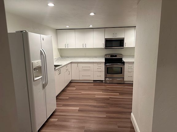 5th image of 2511 N 180th #B