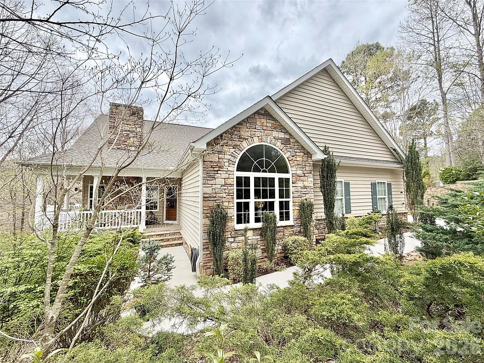 1st image of 164 Ridge Point Dr