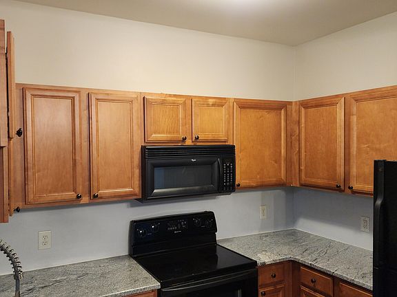 5th image of 1936 Tara Ct APT 102