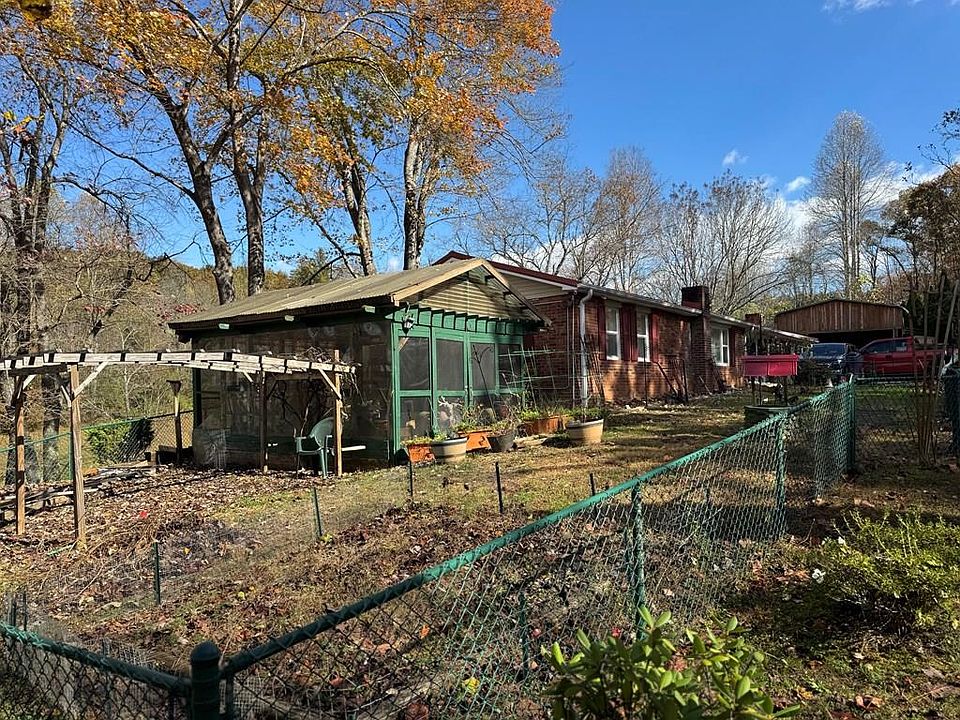 1st image of 2281 Balltown Rd