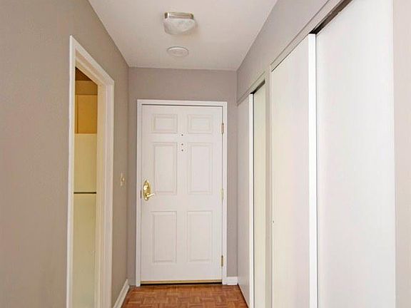 2nd image of 2200 Victory Pkwy APT 909