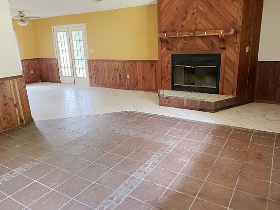3rd image of 20892 NE Burlington Rd