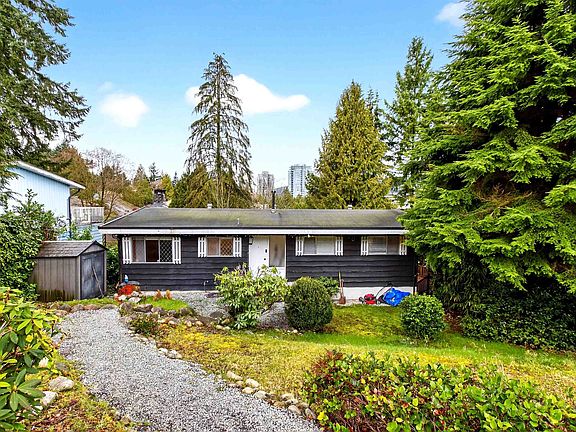 2nd image of 3362 Viewmount Dr