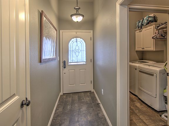 4th image of 613 Willow Ct