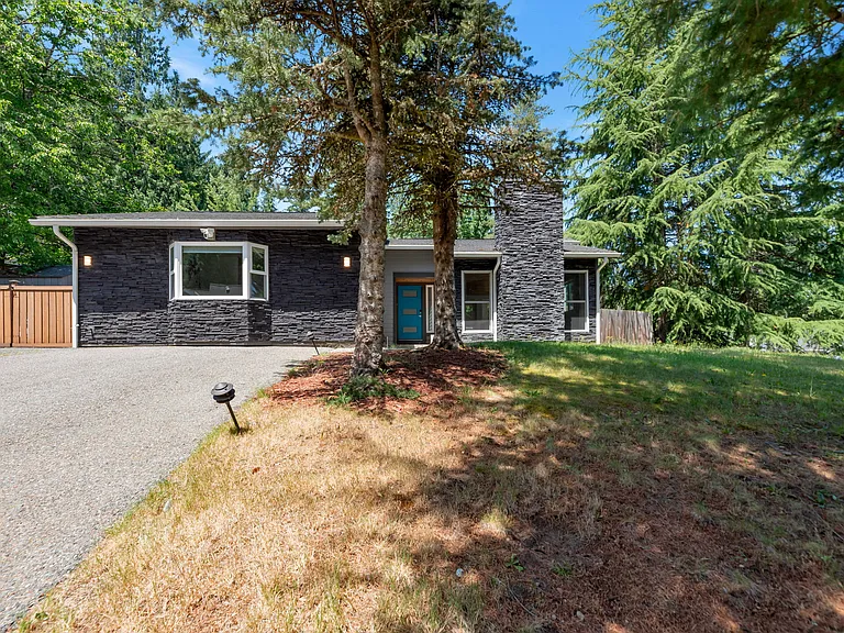 22826 NE 21st Pl — Photo 3