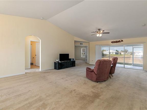 3rd image of 2824 NE 7th Pl