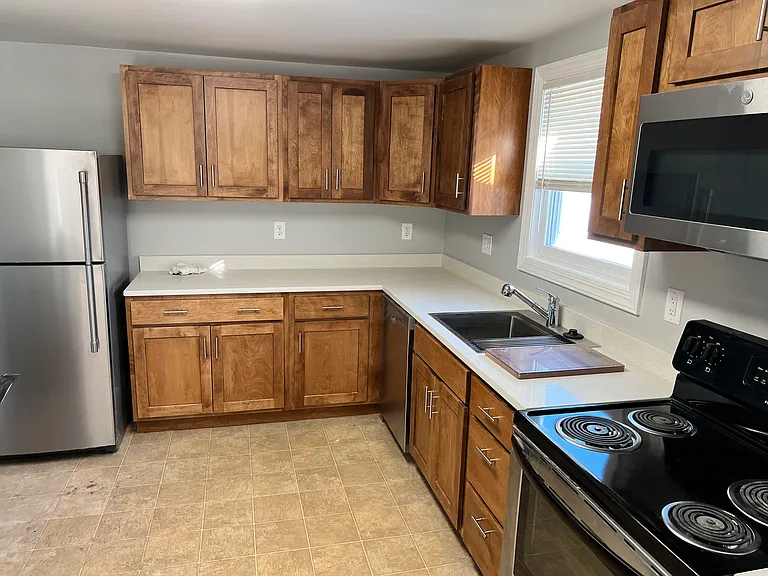 7942 Drexel St — Photo 9