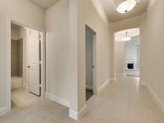 3rd image of 778 Bosley Dr