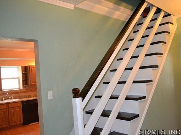 5th image of 522 College Ave