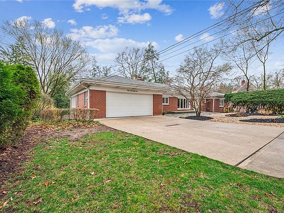 3rd image of 971 Lakemont Dr