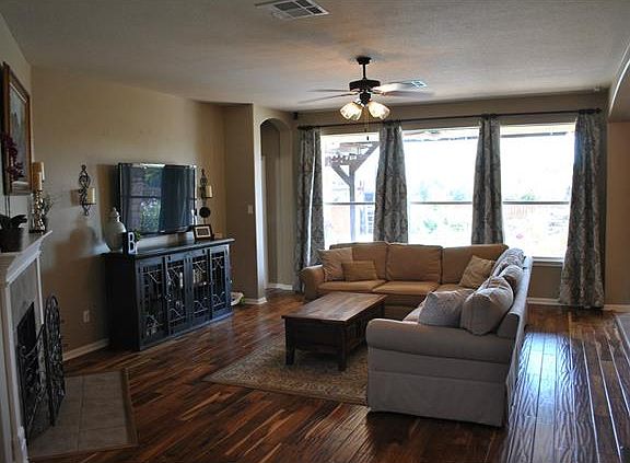 3rd image of 1704 Harvest Bend Ln