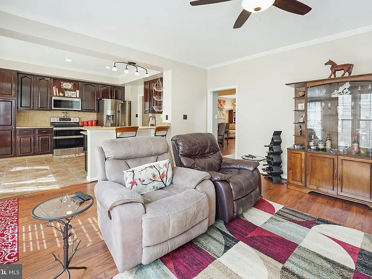 6624 Thurlton Dr — Photo 13