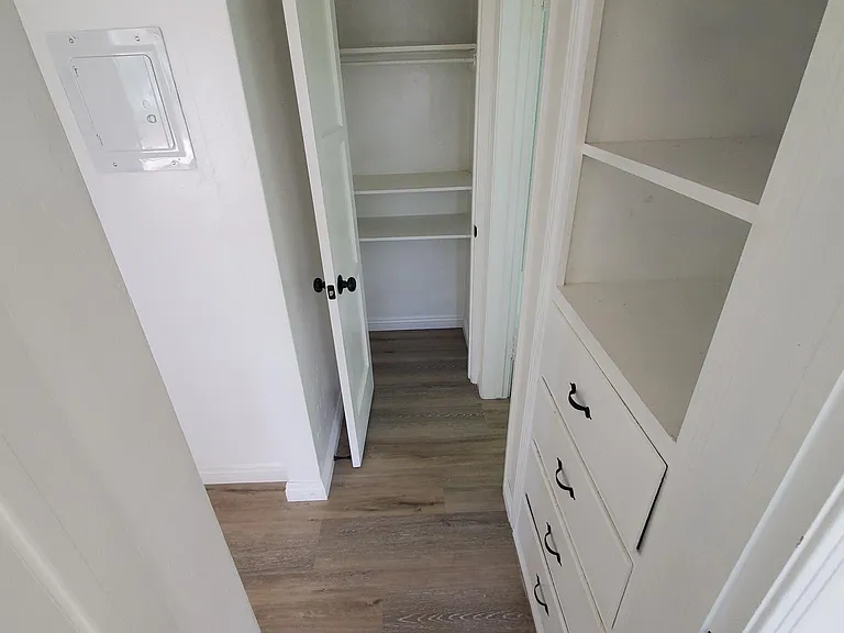 5668 N Elm Ave — Photo 5