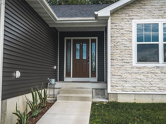2nd image of 622 Scottsvale Dr