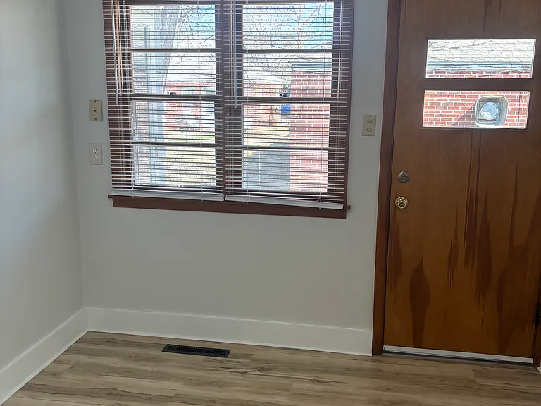 318 E 12th Ave — Photo 14