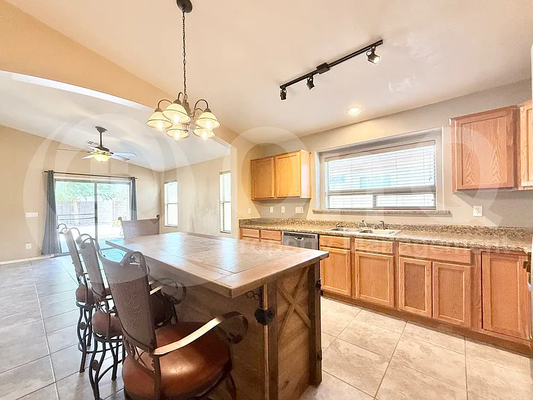 1238 W Corriente Dr — Photo 7