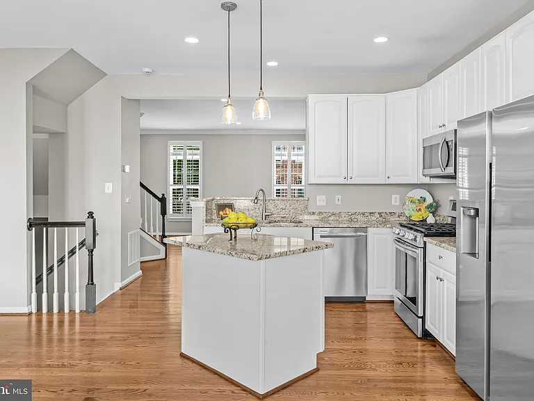 5011 Waple Ln — Photo 17