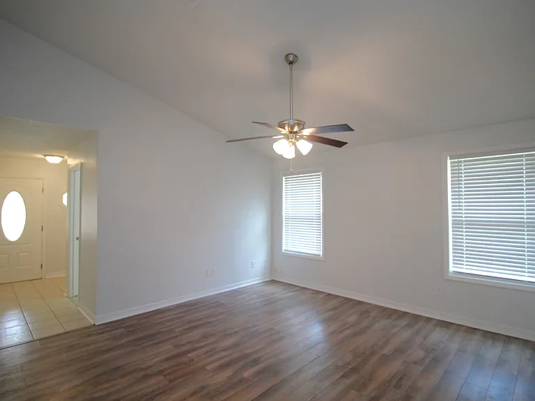 7679 Old Hickory Dr — Photo 3