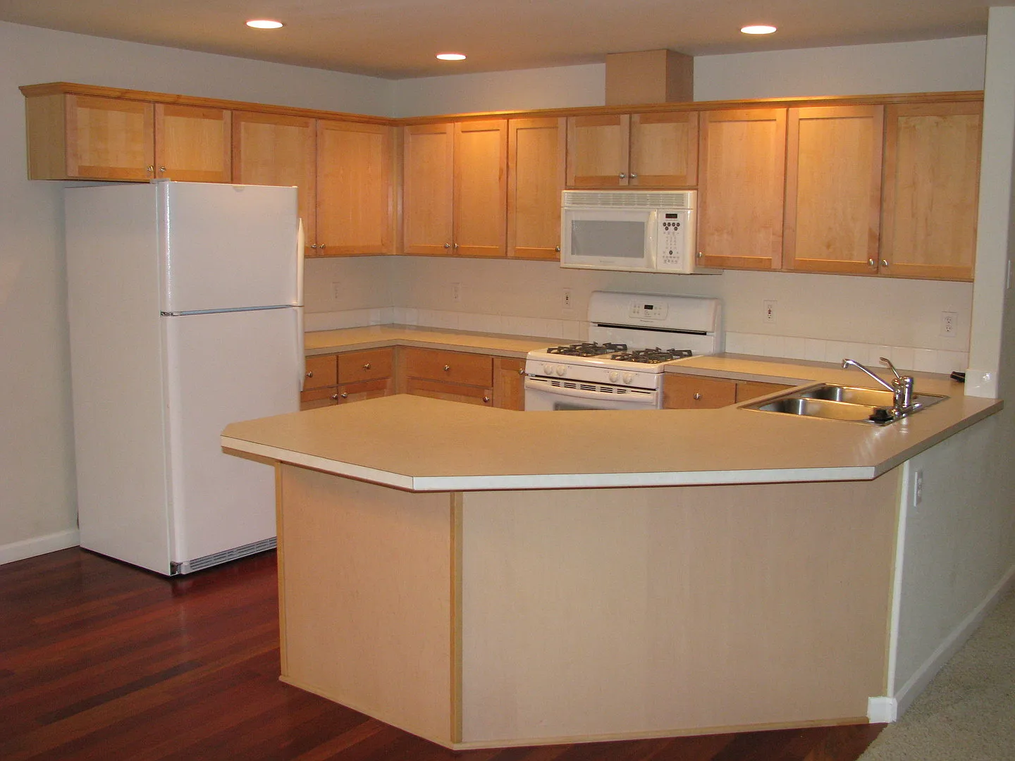 Four Bedroom Home in South Salem — Photo 4