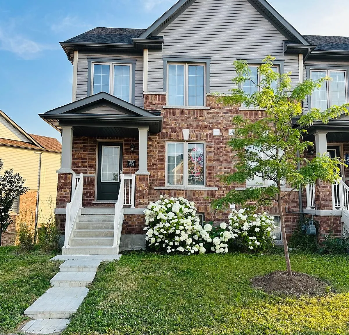 3 bed, $2,700 — Photo 2