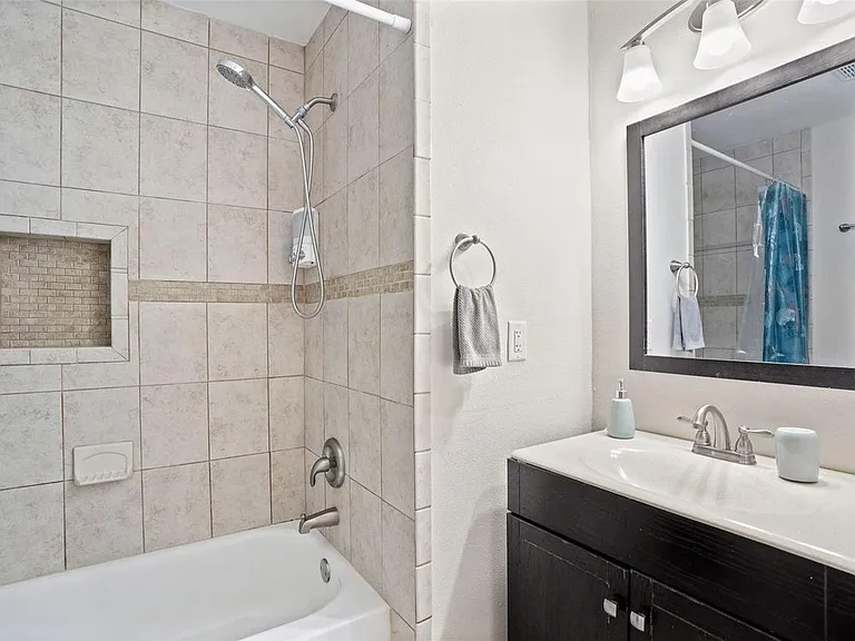 2366 17th Ave SW #2366 — Photo 14