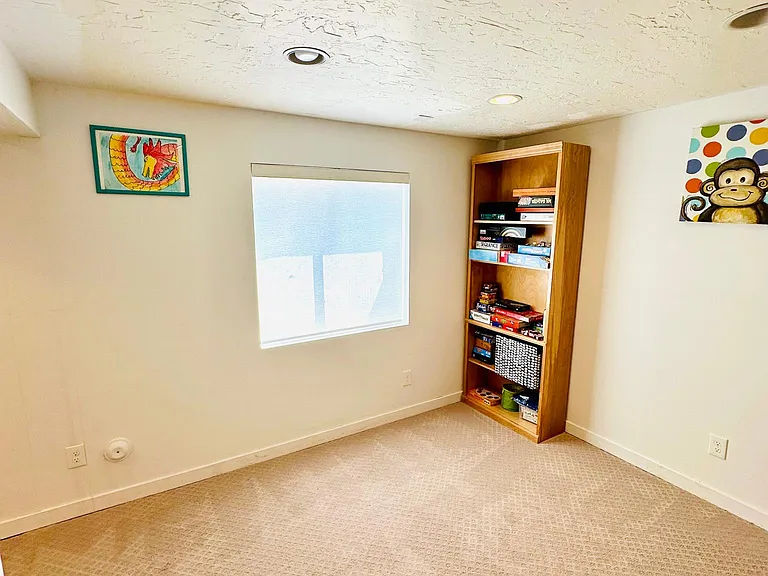 388 E Mountain Berry Dr — Photo 16