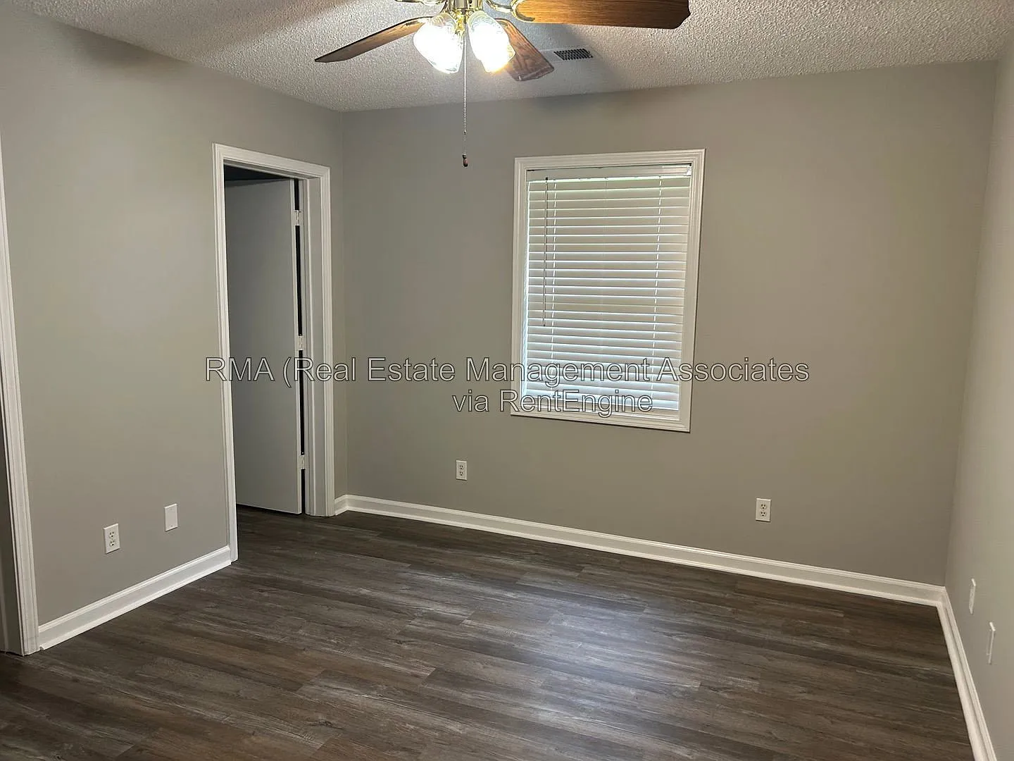 2 bed, 2.0 bath, 923 sqft, $1,300 — Photo 4
