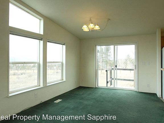 4th image of 3454 Balsam Dr