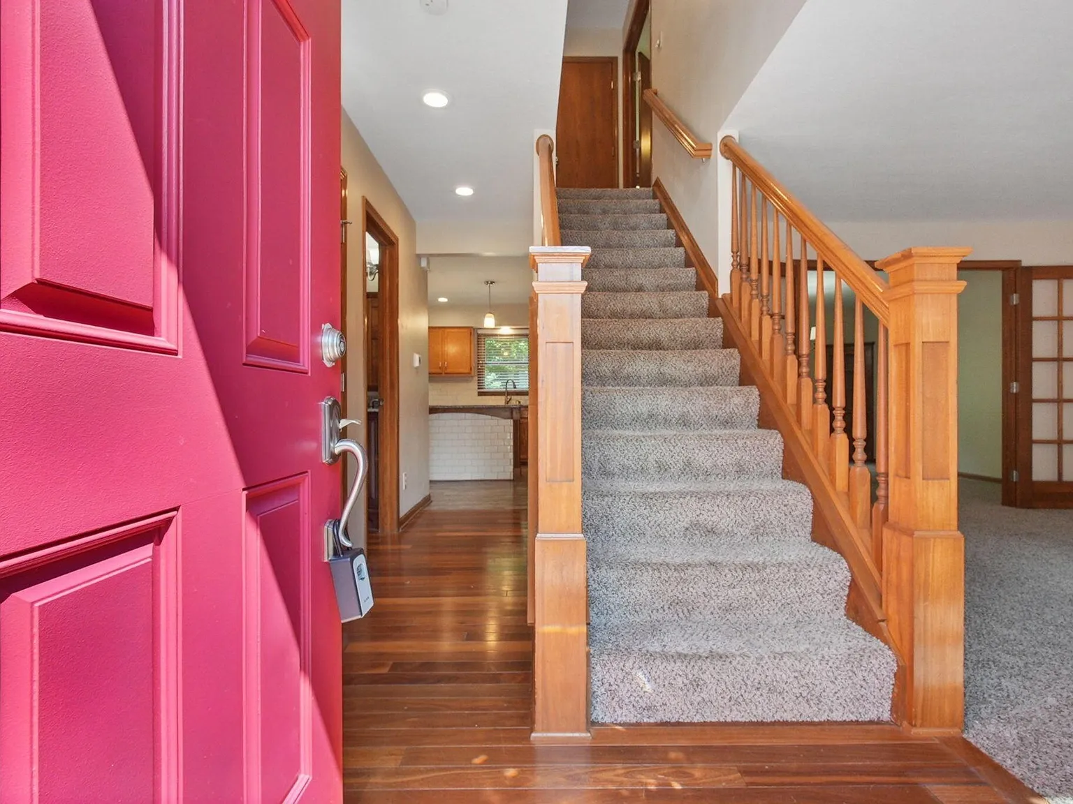 4 bed, 3.5 bath, 2574 sqft, $2,800 — Photo 3