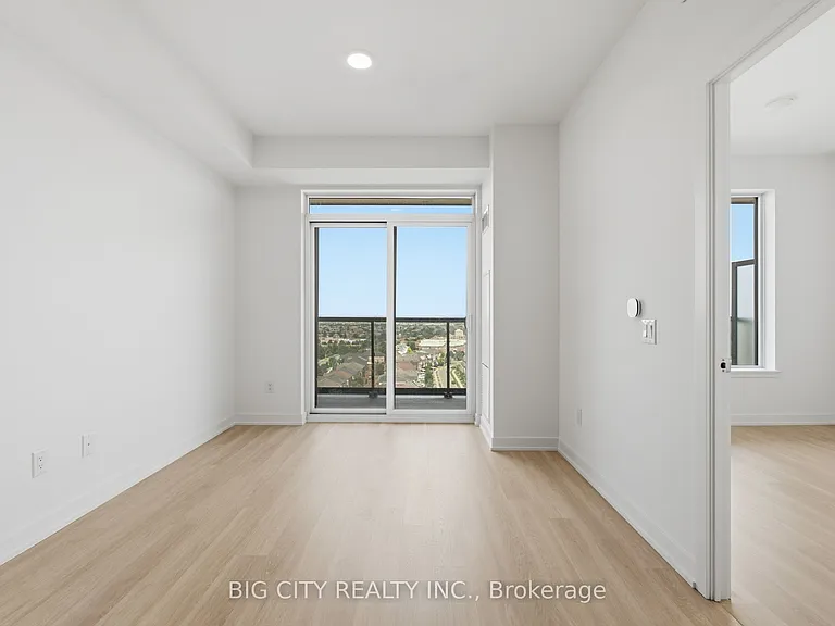 5105 Hurontario St #1401 — Photo 11
