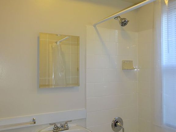 5th image of 1706 Stevens Ave APT 105