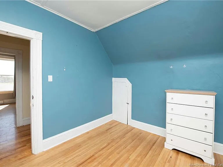 15 Allison Ave — Photo 24