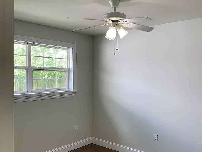 510 Chalmette Ave #12 — Photo 12