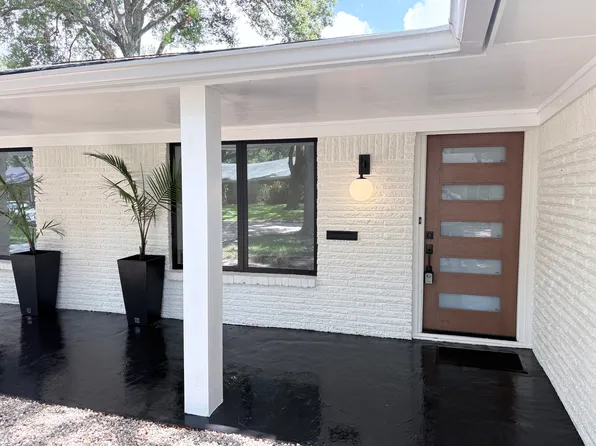 704 Fleetwood St, Baytown, TX 77520