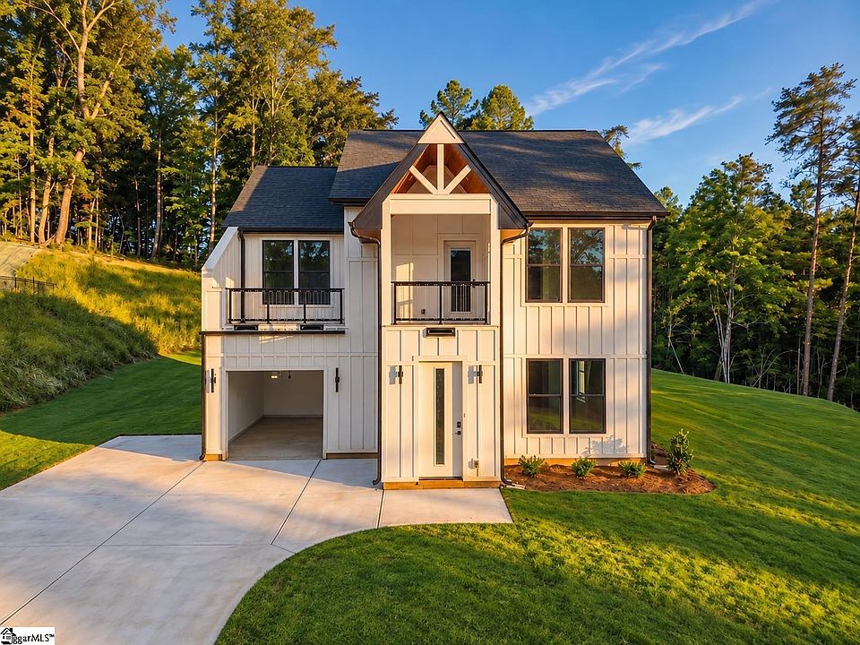 1st image of 152 Boxwood Ln