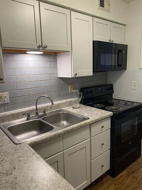 2808 Whitis Ave C303 — Photo 4