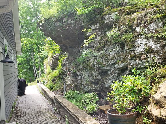 5th image of 255 Dublin Ln