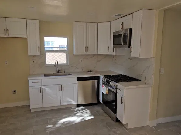 424 Morton Ave, Sanger, CA 93657